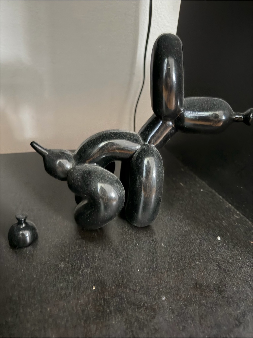 Black Balloon Dog pooping mischief Sculpture Glossy Resin Figurine home decor